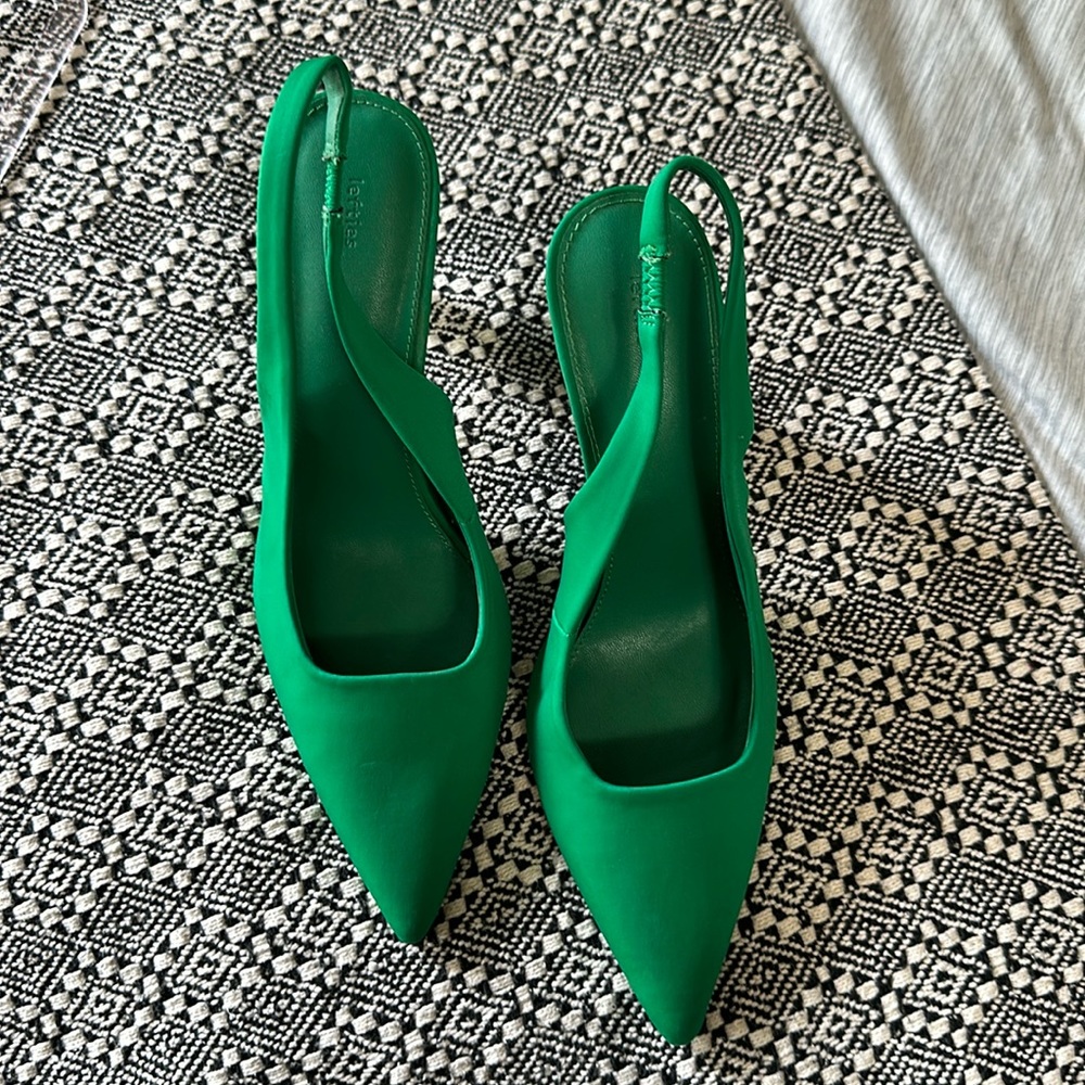 Lefties Heels